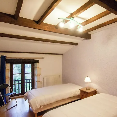 Spacious With Private Heated Pool In A Rustic Garden *