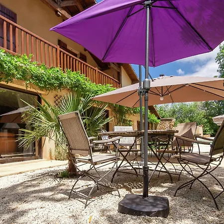 Holiday home Spacious With Private Heated Pool In A Rustic Garden Nantheuil
