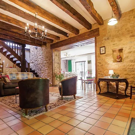Holiday home Spacious With Private Heated Pool In A Rustic Garden Nantheuil
