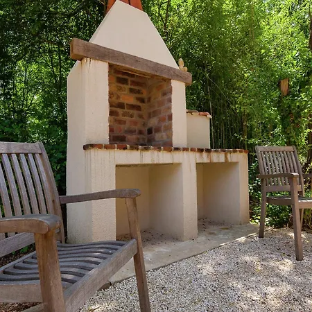 Spacious With Private Heated Pool In A Rustic Garden *