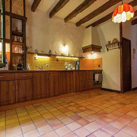 Spacious With Private Heated Pool In A Rustic Garden