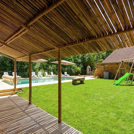 Spacious With Private Heated Pool In A Rustic Garden Holiday home *