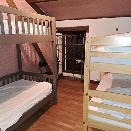 Spacious With Private Heated Pool In A Rustic Garden Holiday home
