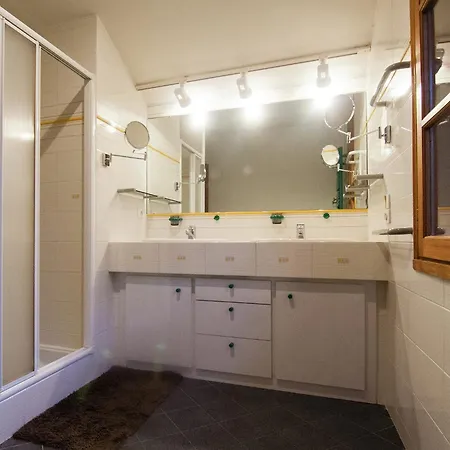 Spacious With Private Heated Pool In A Rustic Garden