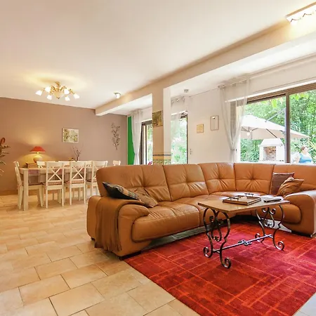 Holiday home Spacious With Private Heated Pool In A Rustic Garden