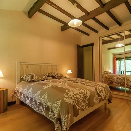 Spacious With Private Heated Pool In A Rustic Garden Holiday home
